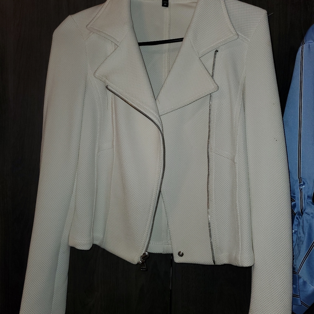 White jacket/blazer